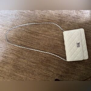 Elegant Cream Quilted Chain Bag